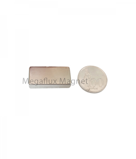 kotak 30 mm x 15 mm x 7 mm, Magnet Neodymium, super kuat